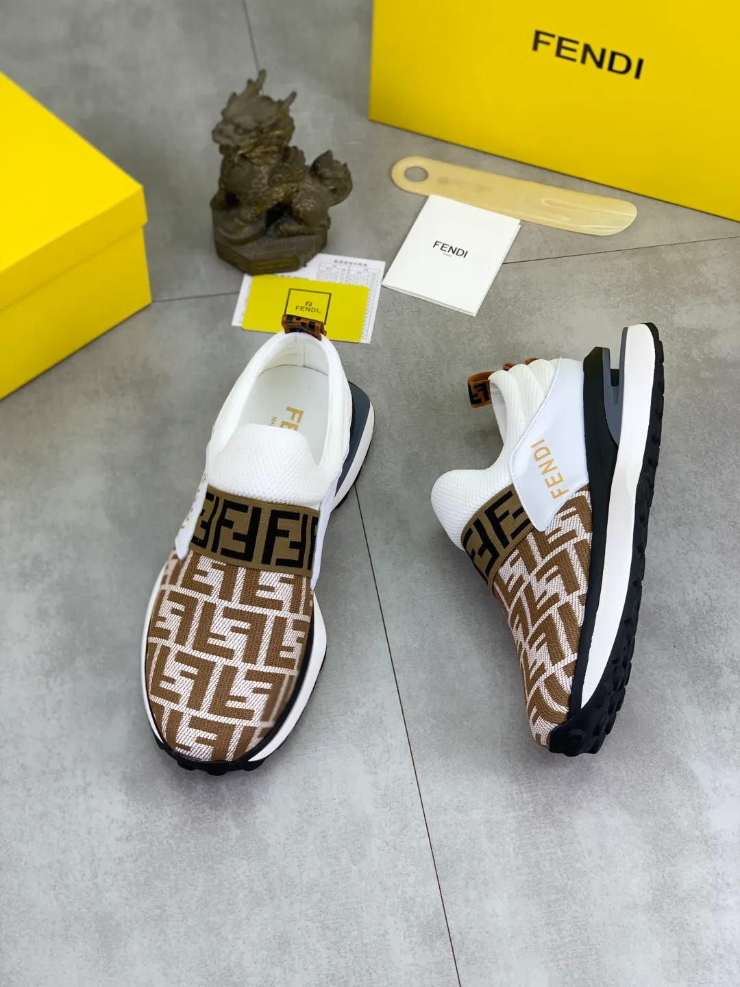 ​Men's shoes 💰P440 💰【New】Little monster 🆘 New FENDI 🕶️🕶️Simple routing effect, showing an elegant and cool driving shoe 🎬Using imported calfskin + first-layer pigskin lining🐂Excellent material🎬Detailed workmanship 🤗Comfortable foot feel➰➰. ​Pair it with any outfit to show your taste and temperament, low-key luxury ♻️Design ​simple and elegant ​noble and fashionable 🍃​Very loved and favored by trendy men 💓❤️size: 38-44 (45 customized) 3️⃣colors available